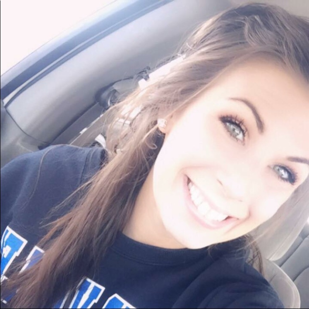 Meet your Posher, Kayla